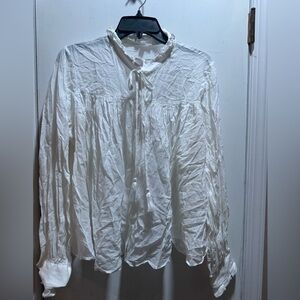 Preowned a loves a Women's Sheer Lightweight White Top Size L